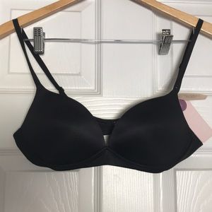 NWT Victoria Secret Biofit Wireless Bra